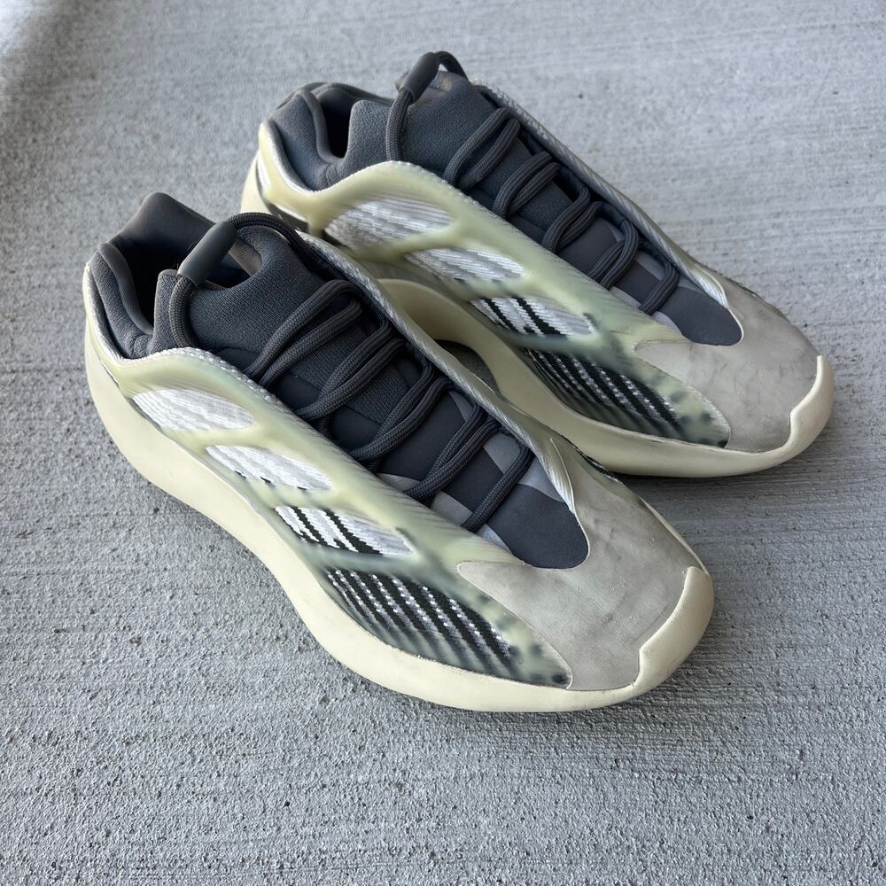 Adidas Yeezy 700 V3 Fade Salt Size 7